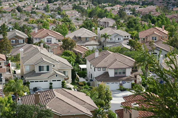 美国房价2年来首次下降 或持续一段时间 美国房价2年来首次下降 或持续一段时间