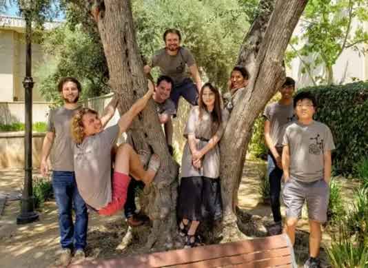 中国女博士4婚3离嫁美国科学家  39岁成终身教授