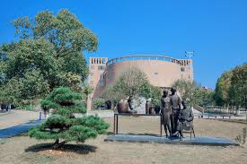 中国多校外语系停招