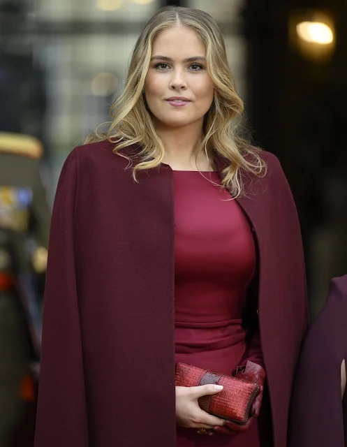 荷兰大公主惊艳国宴,大黄钻夺目,体态健壮 荷兰大公主惊艳国宴,大黄钻夺目,体态健壮