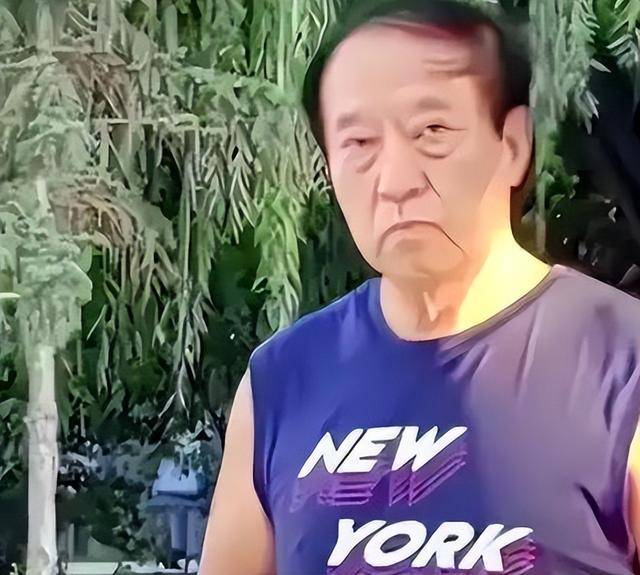 76岁牛群近况曝光 裸捐所有 换来一世孤独 76岁牛群近况曝光 裸捐所有 换来一世孤独