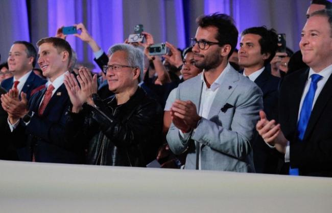 里程碑!川普成功织就另一张“反华大网” 里程碑!川普成功织就另一张“反华大网”