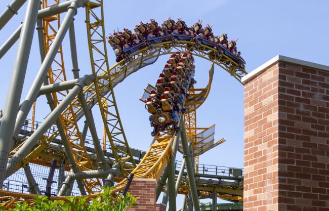 环球影城云霄飞车游客惨死 警方说意外疑点未解 环球影城云霄飞车游客惨死 警方说意外疑点未解