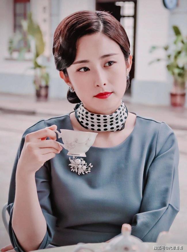 她坚决拒绝潜规则,如今42岁却还单身 她坚决拒绝潜规则,如今42岁却还单身