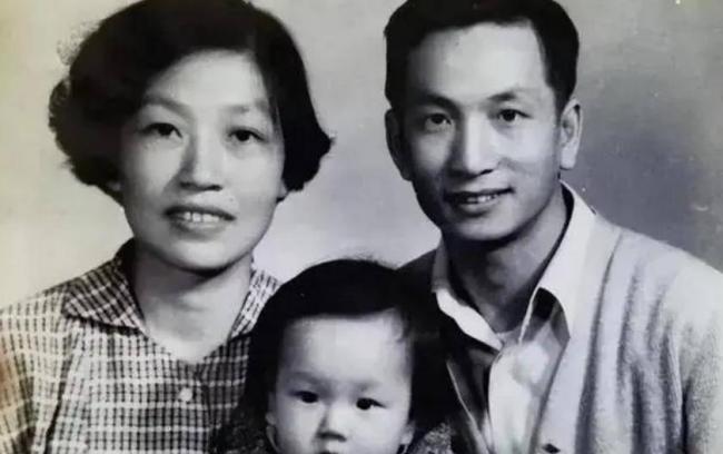 娶了中国首位女子世界冠军,晚年却无人照看 娶了中国首位女子世界冠军,晚年却无人照看