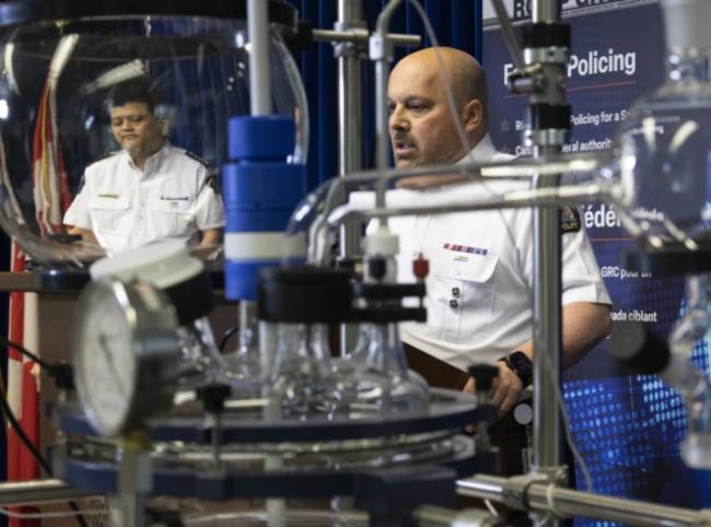 就在你家隔壁,大温列治文华人家搜出芬太尼、枪 就在你家隔壁,大温列治文华人家搜出芬太尼、枪