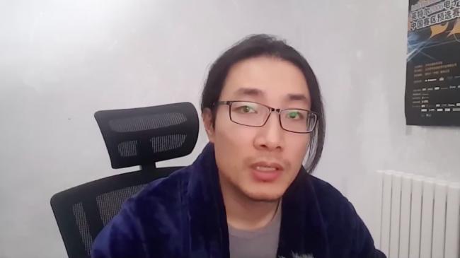 冒死拍摄新疆集中营 中国青年在美临遣返引关注 冒死拍摄新疆集中营 中国青年在美临遣返引关注