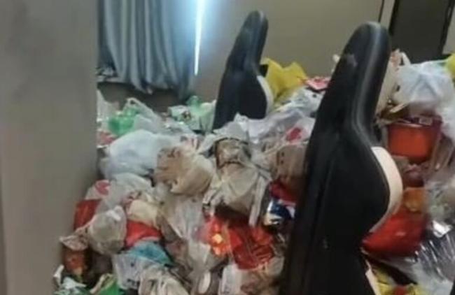 顾客入住吉林电竞酒店两年 服务员遭遇开门惊吓 顾客入住吉林电竞酒店两年 服务员遭遇开门惊吓