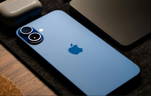 2025最失望手机?狂遭吐槽却冲上全球热销第4 2025最失望手机?狂遭吐槽却冲上全球热销第4