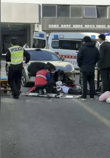 С�������ֳ���  ���������³���ײ������Ա��