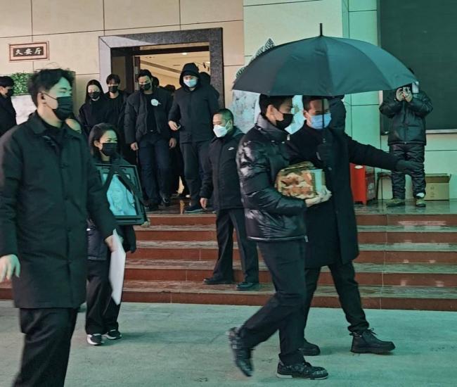 何晴2015年频繁头疼,去世前昏迷了很久 何晴2015年频繁头疼,去世前昏迷了很久