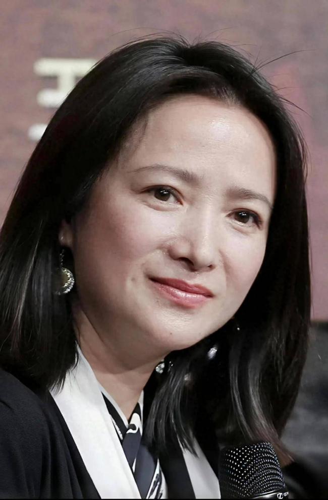 何晴2015年频繁头疼,去世前昏迷了很久 何晴2015年频繁头疼,去世前昏迷了很久