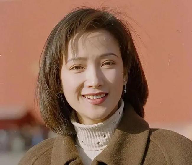 何晴2015年频繁头疼,去世前昏迷了很久 何晴2015年频繁头疼,去世前昏迷了很久