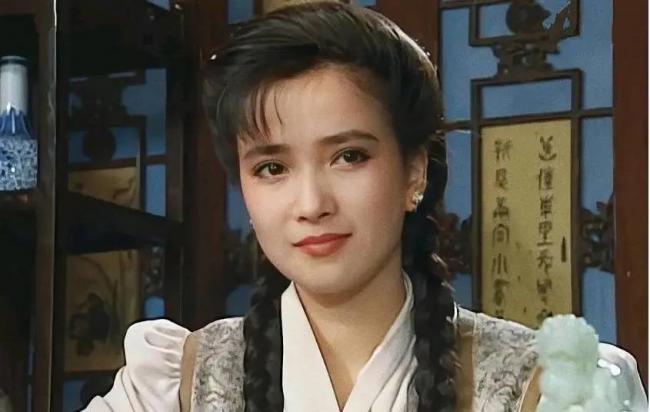 何晴2015年频繁头疼,去世前昏迷了很久 何晴2015年频繁头疼,去世前昏迷了很久