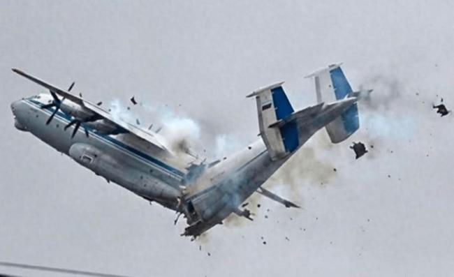 114吨机体断成V型坠毁,俄军“空中巨兽”谢幕 114吨机体断成V型坠毁,俄军“空中巨兽”谢幕