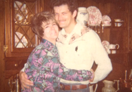 父亲出门买烟却人间蒸发 55年后地下室惊现… 父亲出门买烟却人间蒸发 55年后地下室惊现…