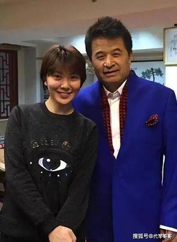 她是毕福剑关门弟子,师父落魄时不离不弃 她是毕福剑关门弟子,师父落魄时不离不弃