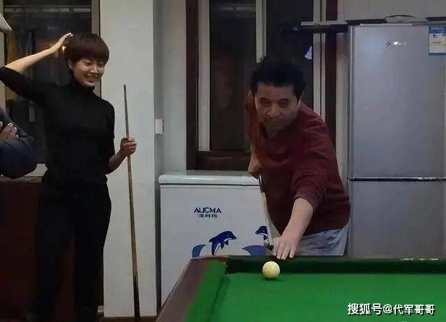 她是毕福剑关门弟子,师父落魄时不离不弃 她是毕福剑关门弟子,师父落魄时不离不弃