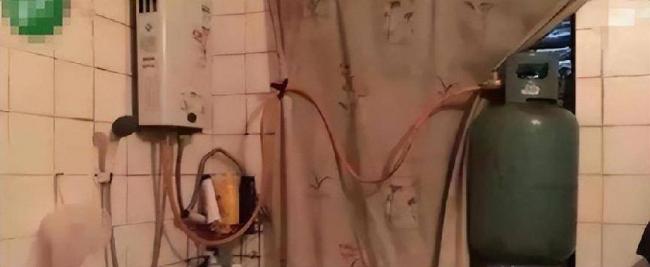 ������8�����Ӻ�˫˫���� ��ɩ���־�����