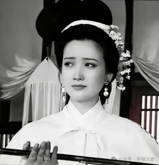 演全“四大名著”的何晴离世:一生情路坎坷 演全“四大名著”的何晴离世:一生情路坎坷