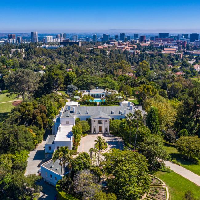 震惊上流社会 昔日首富如何陷入债务黑洞 震惊上流社会 昔日首富如何陷入债务黑洞