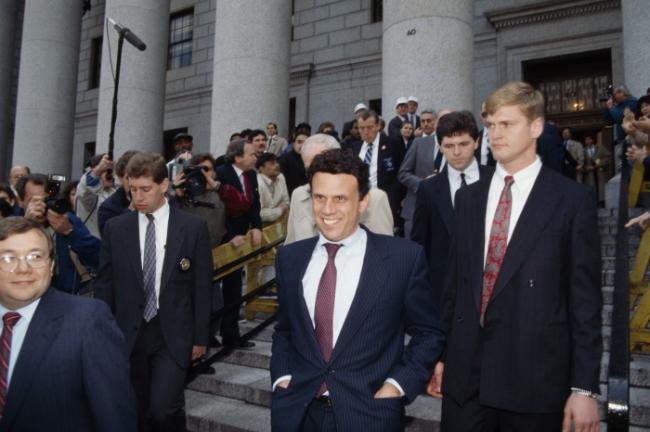 震惊上流社会 昔日首富如何陷入债务黑洞 震惊上流社会 昔日首富如何陷入债务黑洞