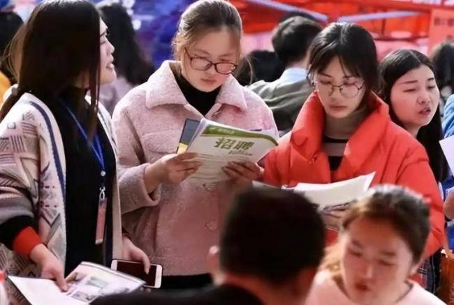 ����Ҳ�������4�๤�� ���ƹ��ʸ�ʵ��ûǰ;