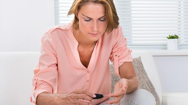 糖尿病足部护理关键:4类袜子再便宜也别买 糖尿病足部护理关键:4类袜子再便宜也别买