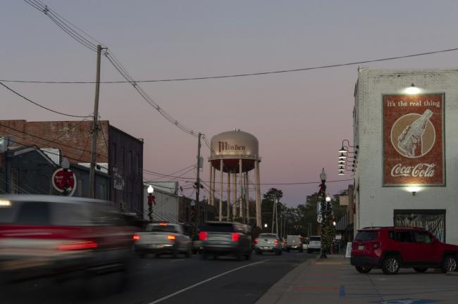 ��λ�ϰ���500����Ա���ʹ���2.4����Ԫ