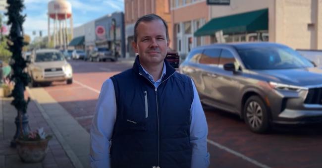 ��λ�ϰ���500����Ա���ʹ���2.4����Ԫ