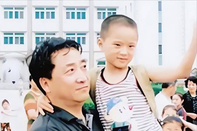 姜珊:我被父亲姜昆掐断星途,44岁还独身一人 姜珊:我被父亲姜昆掐断星途,44岁还独身一人