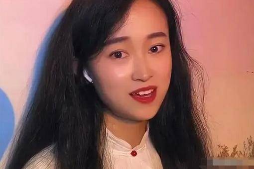 姜珊:我被父亲姜昆掐断星途,44岁还独身一人 姜珊:我被父亲姜昆掐断星途,44岁还独身一人