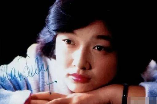 姜珊:我被父亲姜昆掐断星途,44岁还独身一人 姜珊:我被父亲姜昆掐断星途,44岁还独身一人