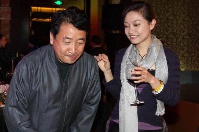 姜珊:我被父亲姜昆掐断星途,44岁还独身一人 姜珊:我被父亲姜昆掐断星途,44岁还独身一人