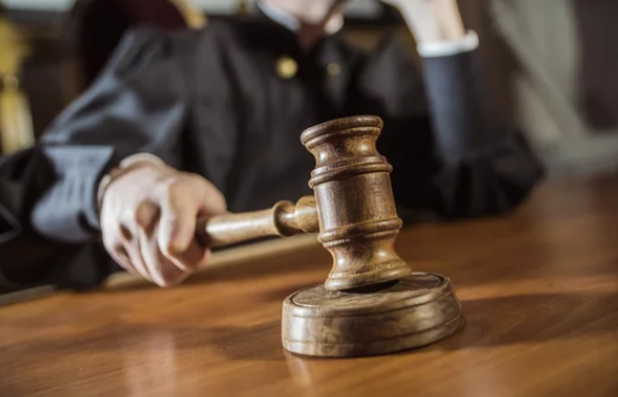 华人邻居因车道翻脸！挖沟堵路、微信群互撕