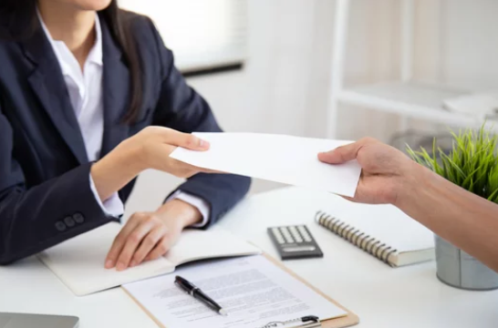 华人邻居因车道翻脸！挖沟堵路、微信群互撕