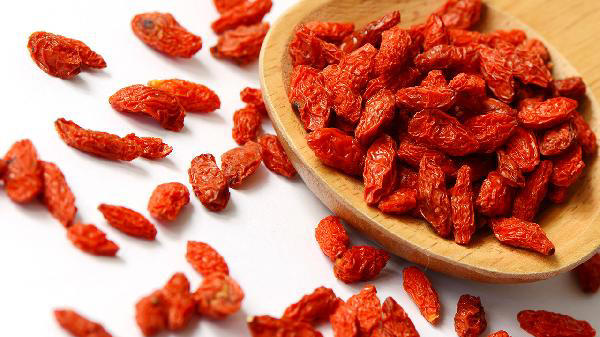 冬季养生黑马:每天一把枸杞 身体变化惊人 冬季养生黑马:每天一把枸杞 身体变化惊人