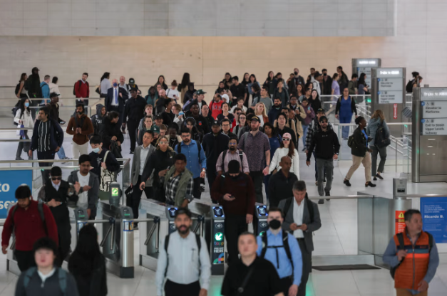 失业率飙高 美企明年将冻结招聘人才