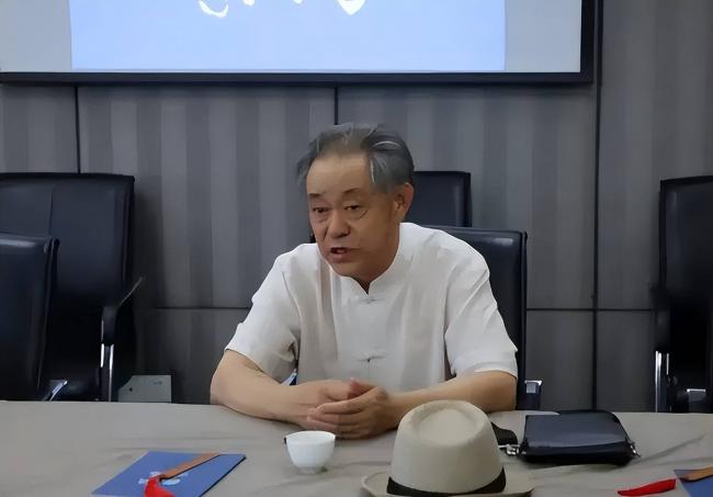 徐湖平大靠山曝光,父亲老战友竟是江苏一把手 徐湖平大靠山曝光,父亲老战友竟是江苏一把手