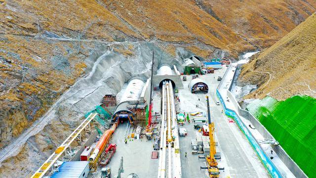 意义不亚于建造航母!中国胜利隧道通车 意义不亚于建造航母!中国胜利隧道通车