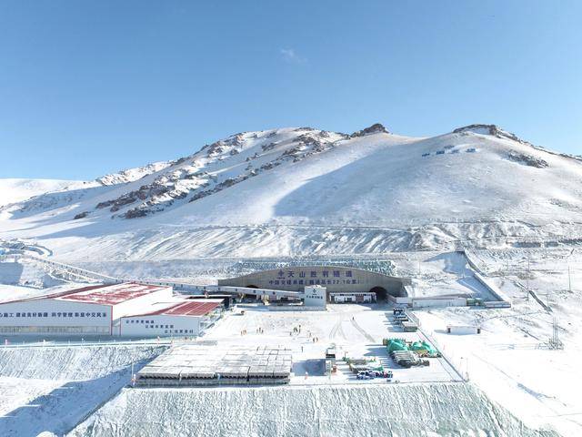 意义不亚于建造航母!中国胜利隧道通车 意义不亚于建造航母!中国胜利隧道通车