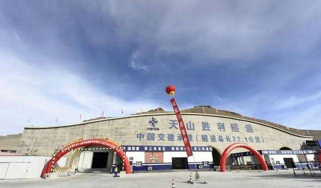 意义不亚于建造航母!中国胜利隧道通车 意义不亚于建造航母!中国胜利隧道通车