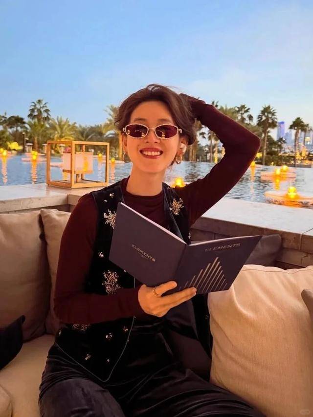 章泽天晒“迪拜照”不到12小时,恶心的一幕发生 章泽天晒“迪拜照”不到12小时,恶心的一幕发生