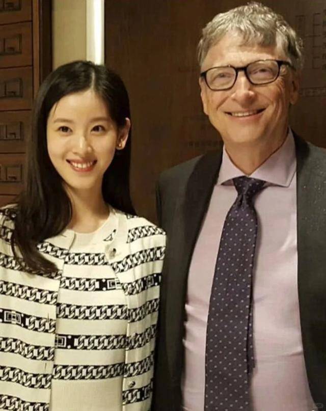 章泽天晒“迪拜照”不到12小时,恶心的一幕发生 章泽天晒“迪拜照”不到12小时,恶心的一幕发生