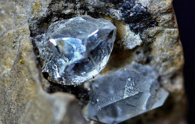 中国人造钻石，几乎摧毁了加国这地区的财政支柱