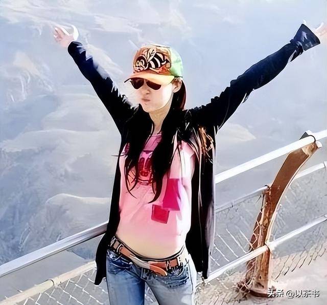 她是王石大女儿,比后妈年龄还大,坚持不婚 她是王石大女儿,比后妈年龄还大,坚持不婚