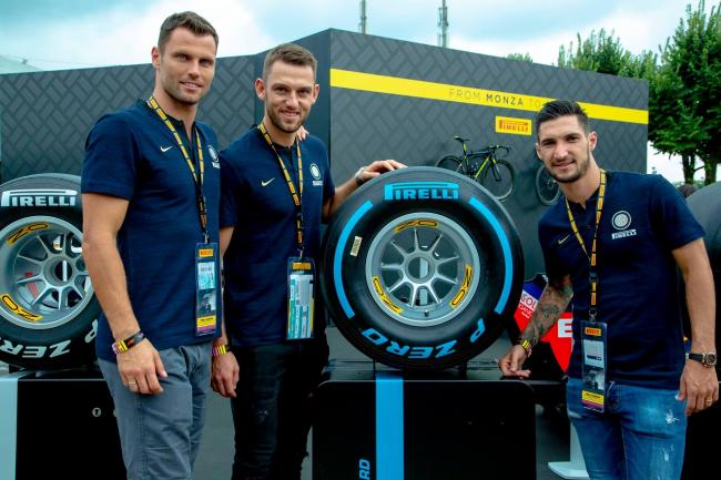 �±����ն��ϣ���Ҿ�ͷҪ������������и�