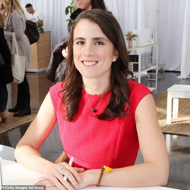 82岁拜登赴肯尼迪外孙女的葬礼,老泪纵横 82岁拜登赴肯尼迪外孙女的葬礼,老泪纵横