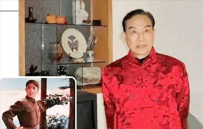 京剧名家唱了几十年“打倒美帝”，晚年定居美国