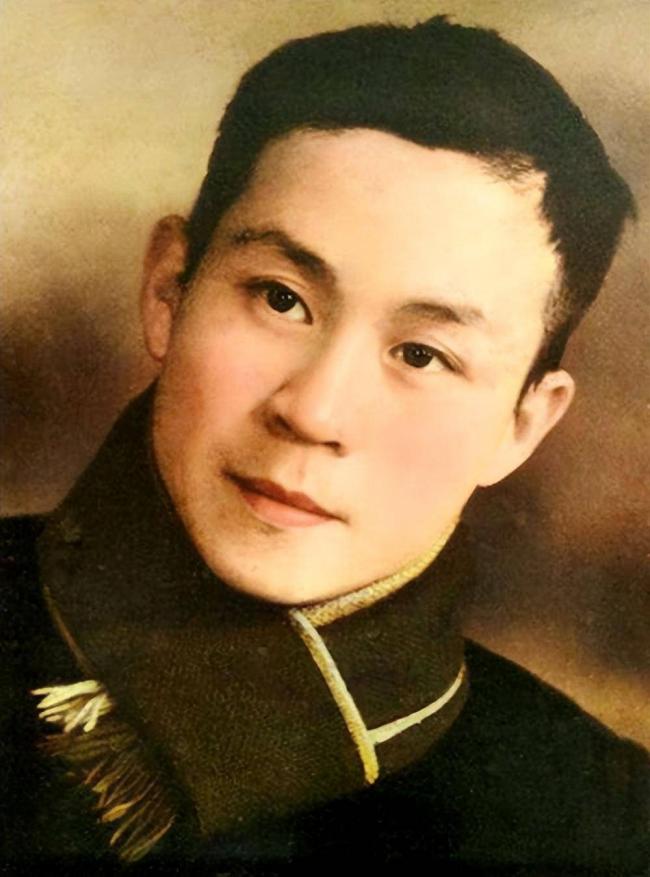 京剧名家唱了几十年“打倒美帝”，晚年定居美国